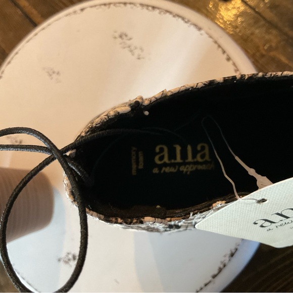 NWT A.N.A. Snakeskin Ankle Boots - Picture 6 of 11